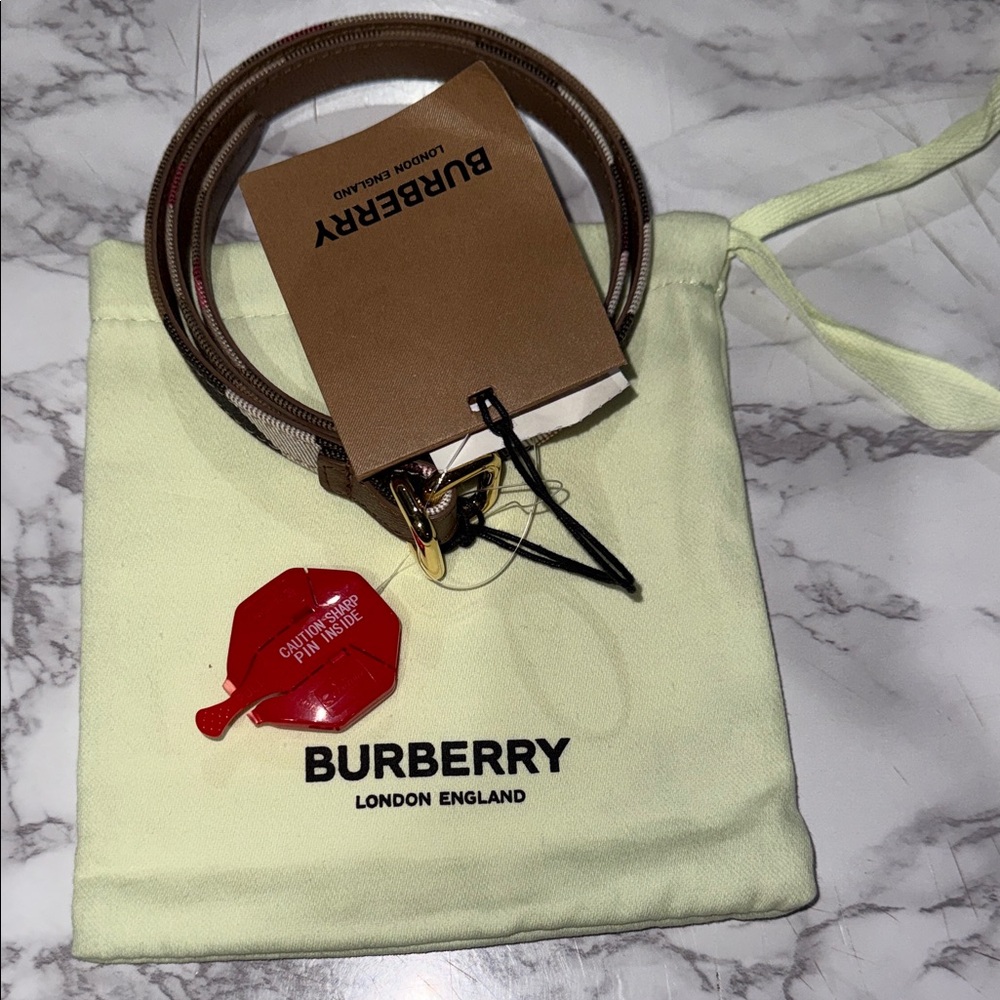 Burberry Reversible Check Belt - NWT - Picture 11 of 12